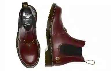Dr. Martens Needles 2976 Snaffle Chelsea Cherry Red