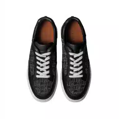 Thom Wills Trainer Deep Blue