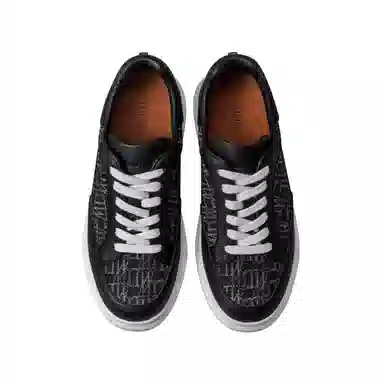 Thom Wills Trainer Deep Blue