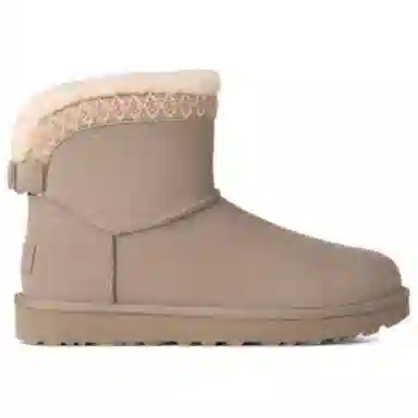 UGG Classic Novelty