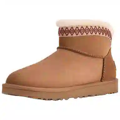 UGG Classic Novelty
