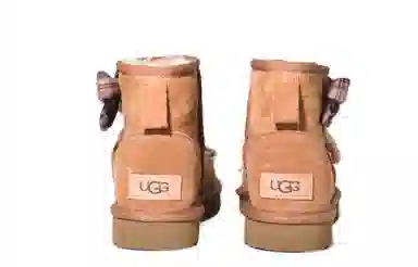 UGG Classic Mini