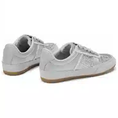 ROSESTUDIOBYGUOPEI x 73Hours