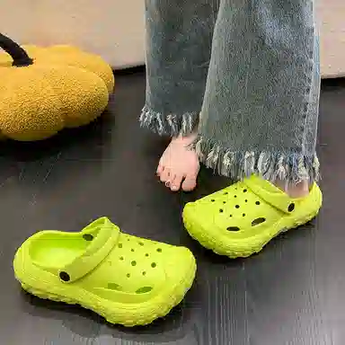 XMISTUO Thick Sole EVA Clogs