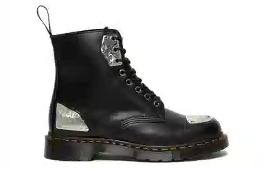 Dr. Martens 1460 King Nerd