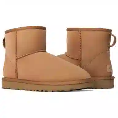 UGG Classic Mini
