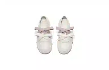 BELLE Low Top Sneakers