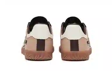 Champion Champ Trainer EC Brown