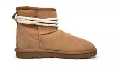 UGG Classic Mini