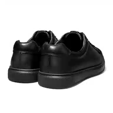 Thom Wills Classic Low-Top Sneakers Black