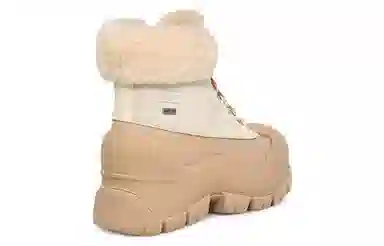 UGG Classic Boot Fossil White