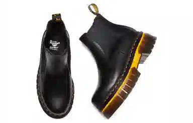 Dr. Martens Chelsea Boot Black