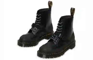 Dr. Martens 1460 Tech