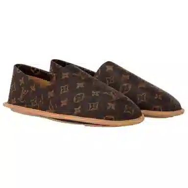 LOUIS VUITTON Traveller