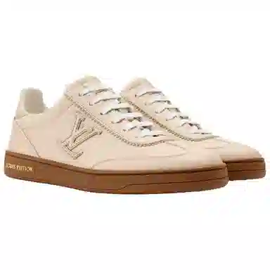 LOUIS VUITTON Frontrow