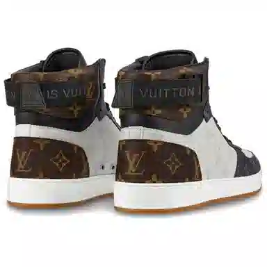 LOUIS VUITTON Rivoli