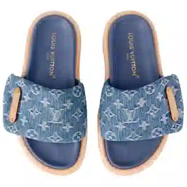 LOUIS VUITTON Pool Pillow Comfort