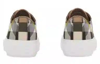 Burberry Low-Top Sneakers Grey