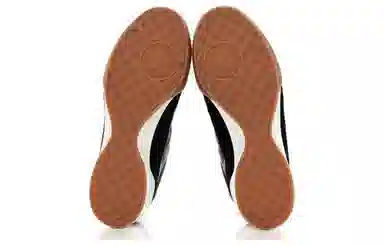 CHANEL Leather Round Toe Low Sneakers Black