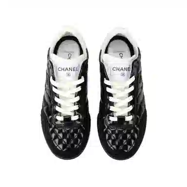 CHANEL 24a Sneakers