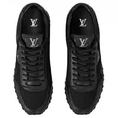 LOUIS VUITTON Run Away