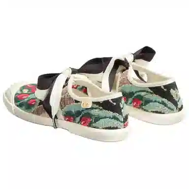 Valentino Bay By Bay