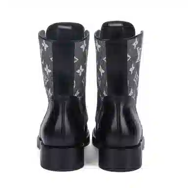 LOUIS VUITTON Metropolis