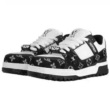 LOUIS VUITTON Trainer Maxi Black White