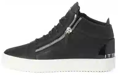 giuseppe zanottiGZ Kriss