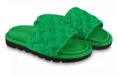 LOUIS VUITTON Pool Pillow Comfort Green