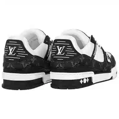Louis Vuitton Trainer Black White