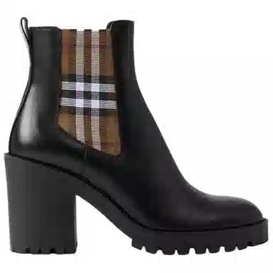 Burberry Chelsea Boots Black