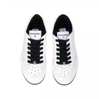 CHANEL 22P Black White