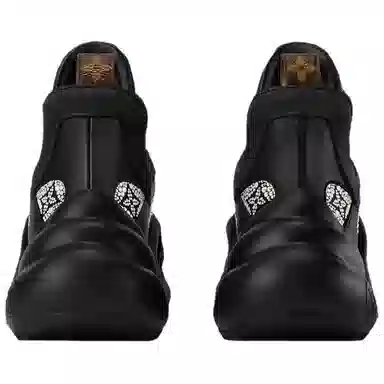 Louis Vuitton Archlight