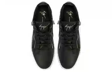 giuseppe zanottiGZ Kriss