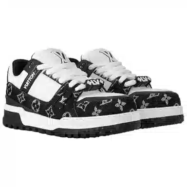 LOUIS VUITTON Trainer Maxi Black White