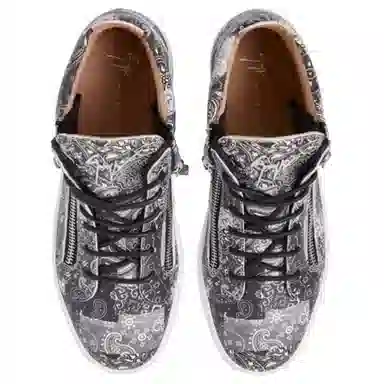 giuseppe zanottiGZ Kriss