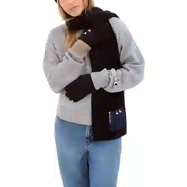 UNIQLO x Anya Hindmarch FW23