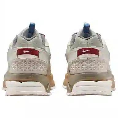 Nike ZOOM VOMERO ROAM CNY