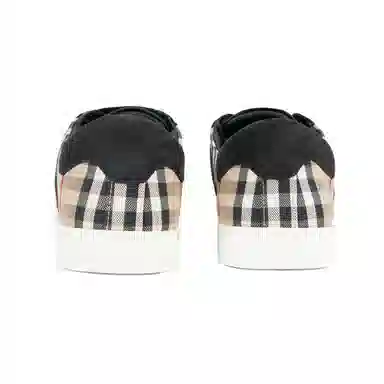 Burberry Round Toe Low Lace-Up Sneakers Black