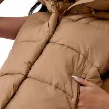 Alo Yoga Gold Rush Puffer Vest