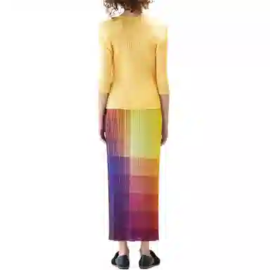 PLEATS PLEASE ISSEY MIYAKE