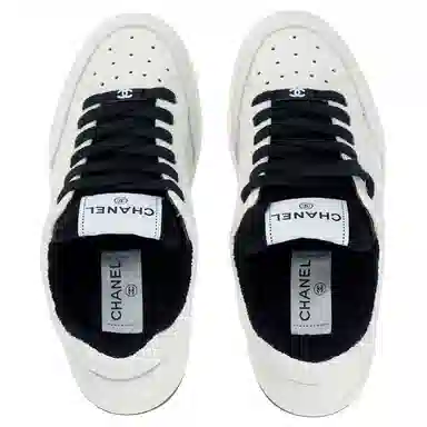 CHANEL 22P Black White