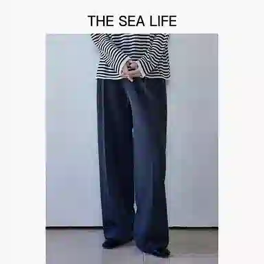 THE SEA LIFE
