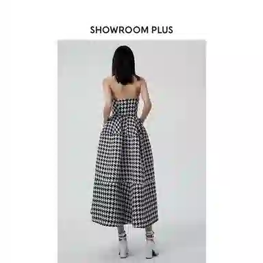 showroom plus
