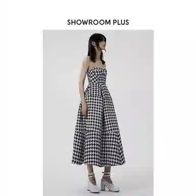 showroom plus