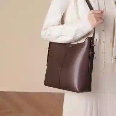 稻草人 高级感简约时尚通勤腋下百搭复古实用上班族 聚氨酯 斜挎包 常规 女款 棕色/咖色