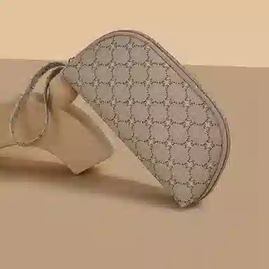 稻草人 高级感印花百搭复古老花时尚简约轻便实用通勤 聚氯乙烯革 手拿包 女款 深棕色/卡其