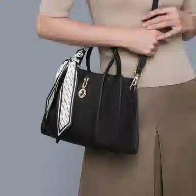 稻草人 简约百搭丝巾大容量通勤款 牛皮革拼合成革 手提包托特包斜挎包单肩包 女款 黑色/米白