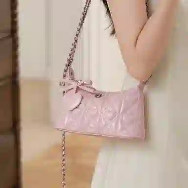 稻草人 时尚爱心车缝个性精致百搭潮流 聚氨酯革 单肩包 常规 女款 多色